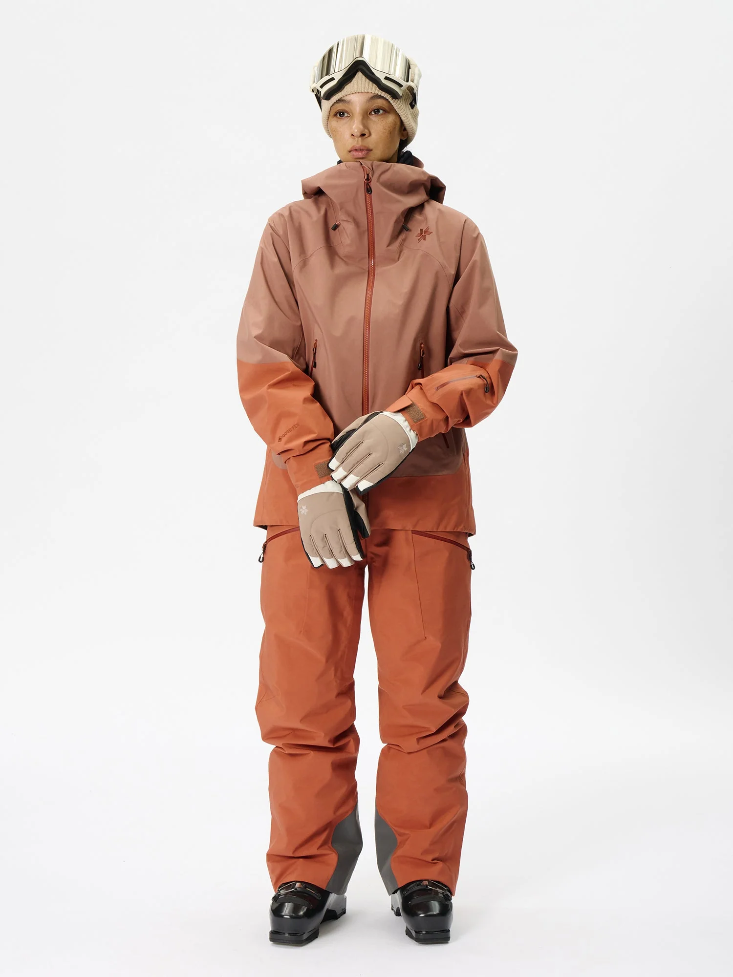 W's GORE-TEX 2L Jacket - Image 4
